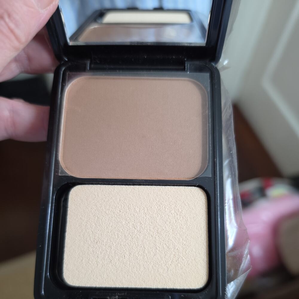 Color Perfect Dual-Activ Powder Foundation Mocha Beige Wet/Dry Compact New